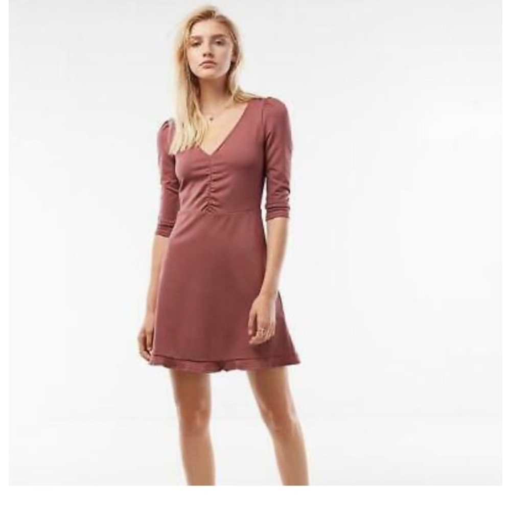 Express Medium Wild Ginger Ruffle Hem Fit & Flare Dress v-neck size XS in Mauve